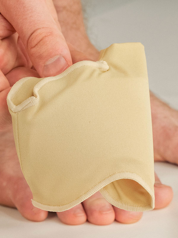 Päkiäpehmuste vaivaisenluunsuojalla, koko L/XL - Image 3