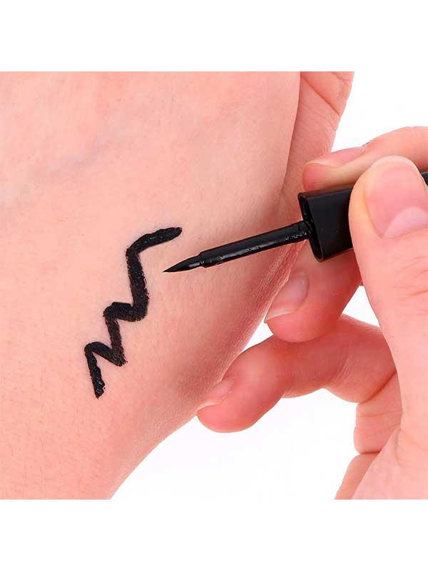 BYS Liquid Eyeliner Waterproof Black 3,5ml - Image 3